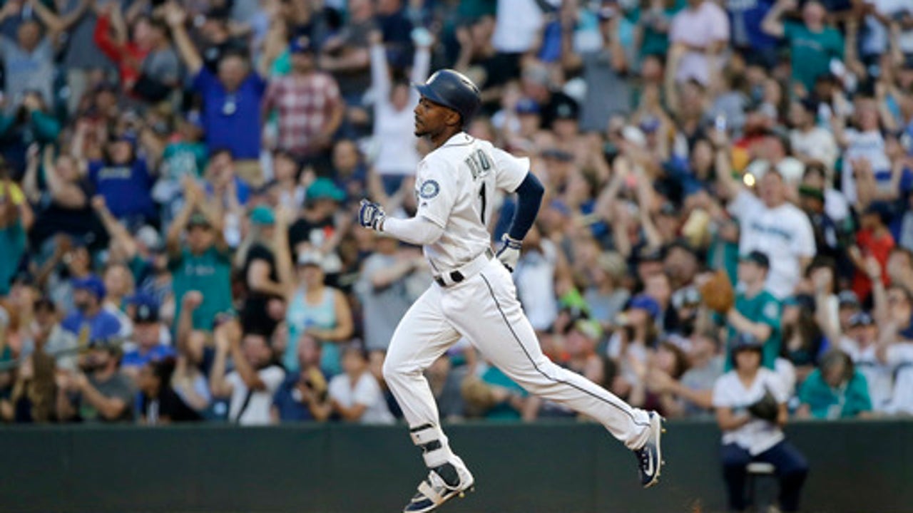 Healy's double in 9th lifts Athletics past Mariners 4-3 (Jul 08, 2017)